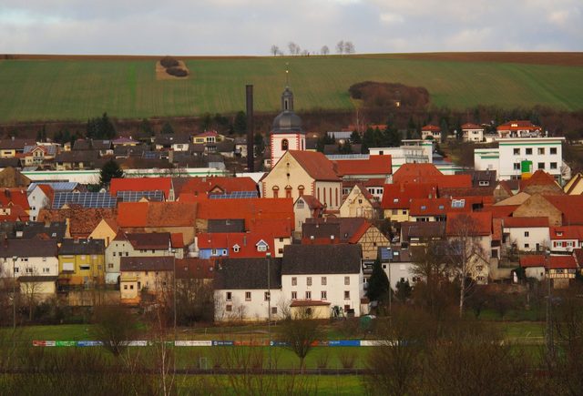 Blick nach Distelhausen beim Aufstieg zum Großen Holz