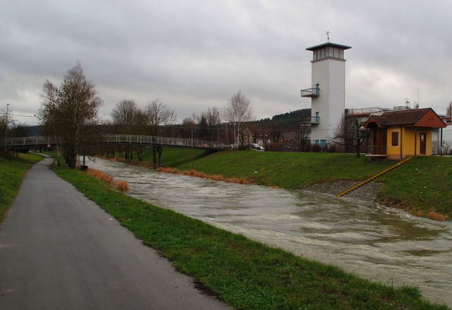 Die Fußgängerbrücke über die Tauber (Wertheimer Str. - Wörthplatz)